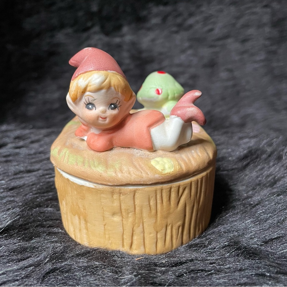 Vintage porcelain ceramic elf mushroom trinket dish woodland log Homco kitschy